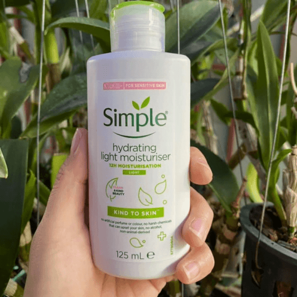 simple hydrating light moisturiser