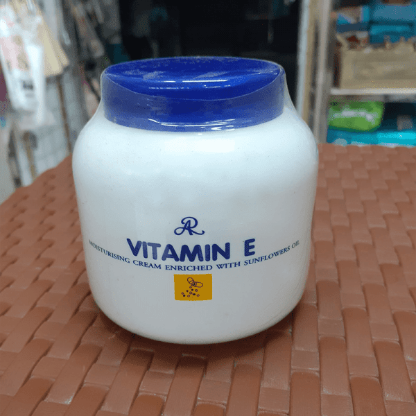 AR Vitamin E Moisturizing Cream